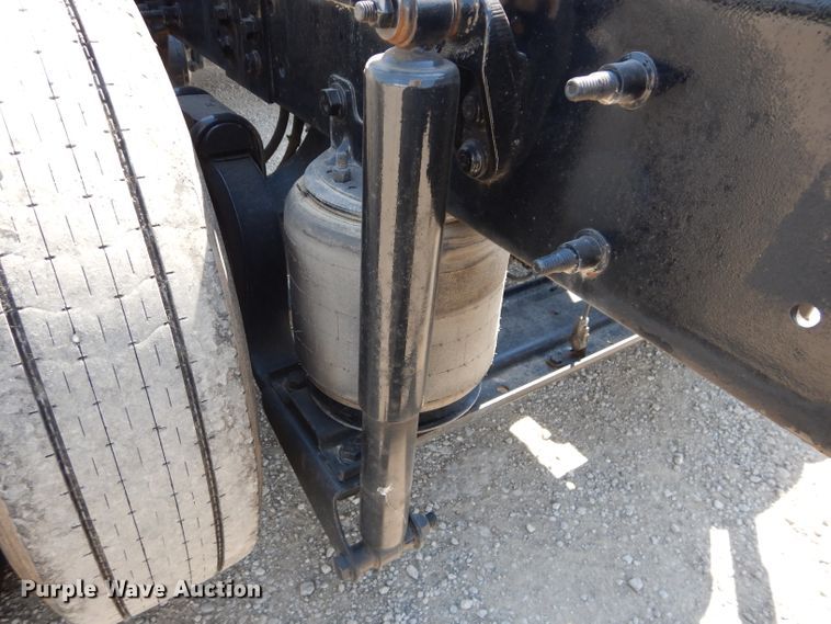 image for item DI8261 2012 International 8600  semi truck