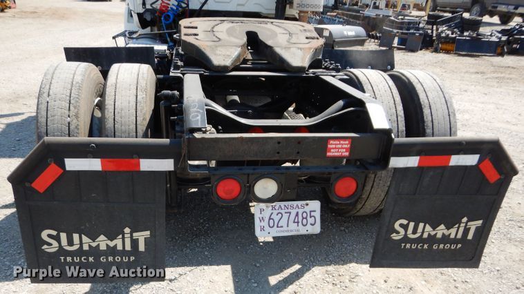 image for item DI8261 2012 International 8600  semi truck