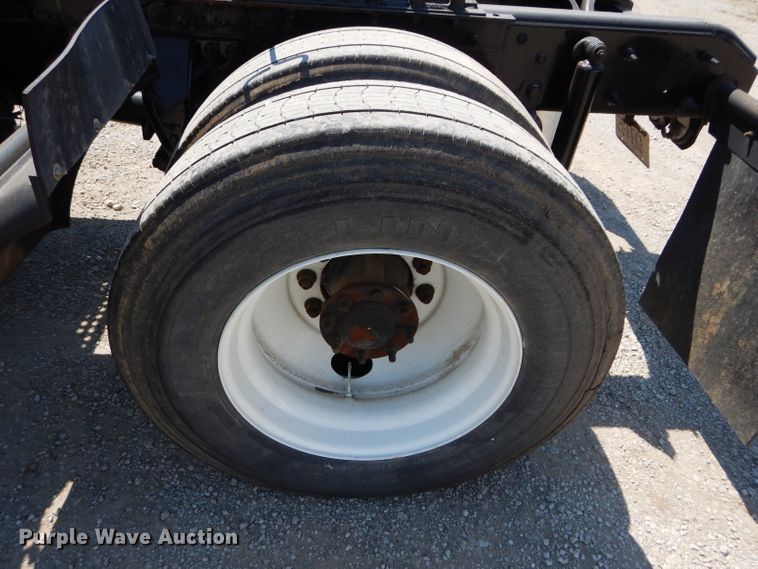 image for item DI8261 2012 International 8600  semi truck