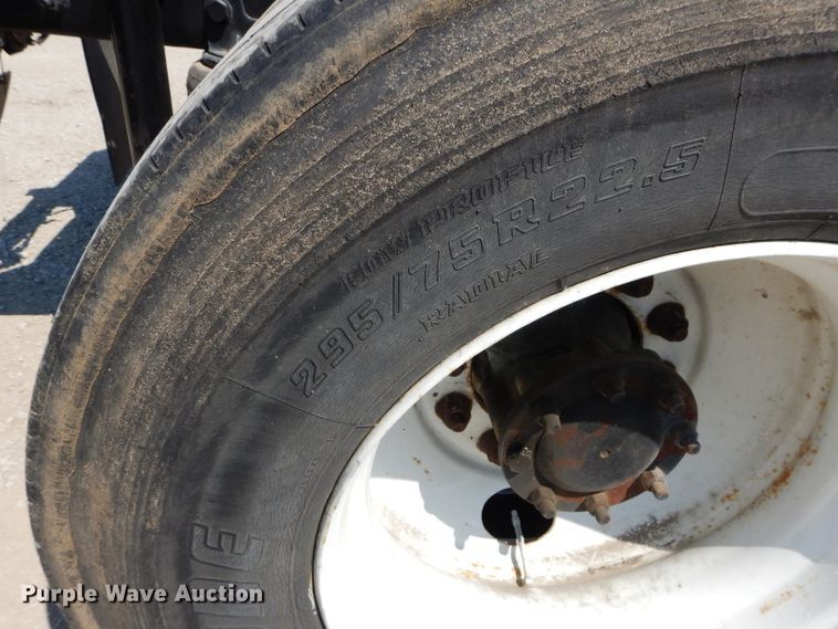 image for item DI8261 2012 International 8600  semi truck