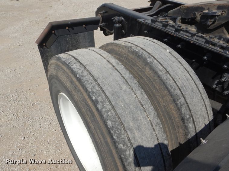 image for item DI8261 2012 International 8600  semi truck