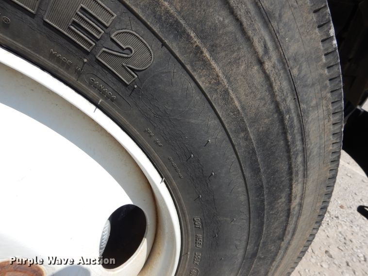 image for item DI8261 2012 International 8600  semi truck