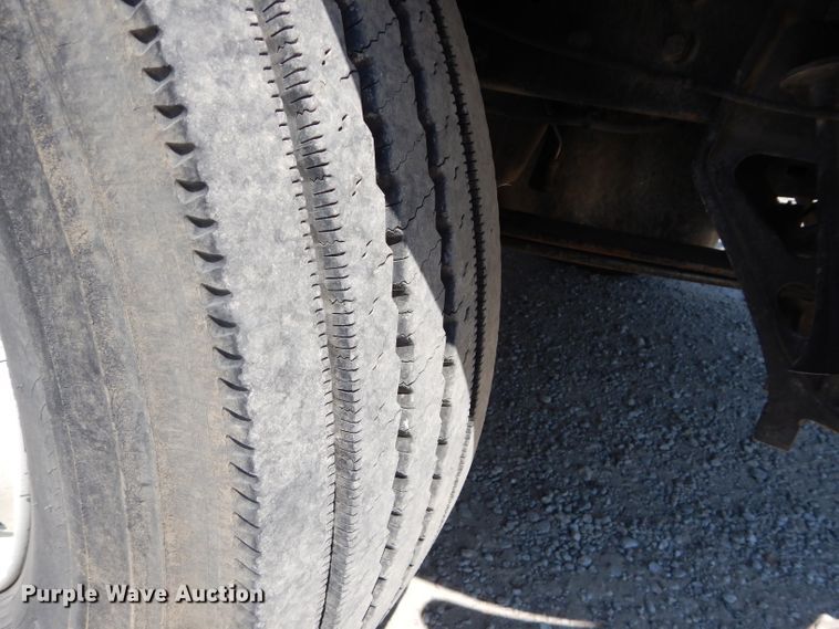 image for item DI8261 2012 International 8600  semi truck