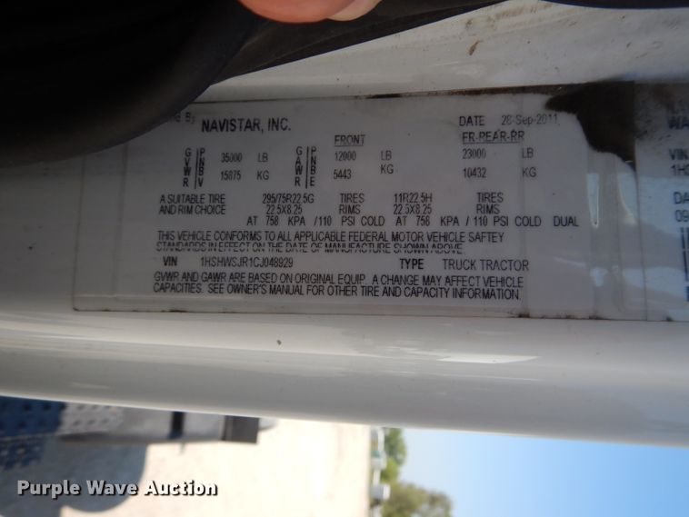 image for item DI8261 2012 International 8600  semi truck