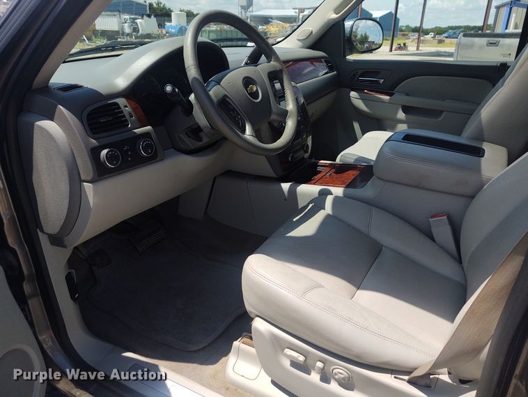 image for item EQ9399 2013 Chevrolet Tahoe LTZ  SUV