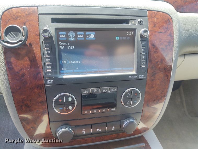 image for item EQ9399 2013 Chevrolet Tahoe LTZ  SUV