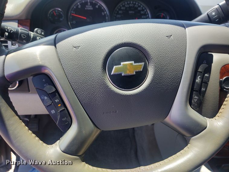 image for item EQ9399 2013 Chevrolet Tahoe LTZ  SUV