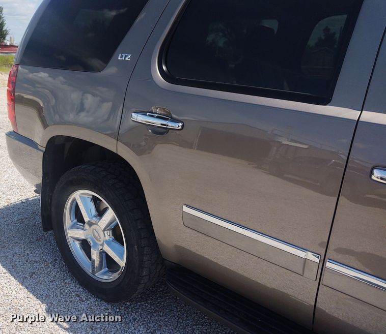 image for item EQ9399 2013 Chevrolet Tahoe LTZ  SUV