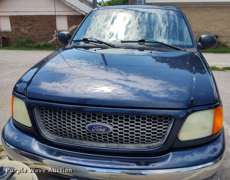 image for item EQ9411 2004 Ford F150 SuperCab pickup truck