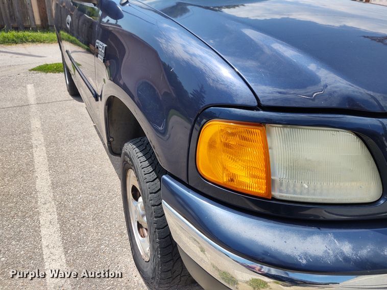 image for item EQ9411 2004 Ford F150 SuperCab pickup truck