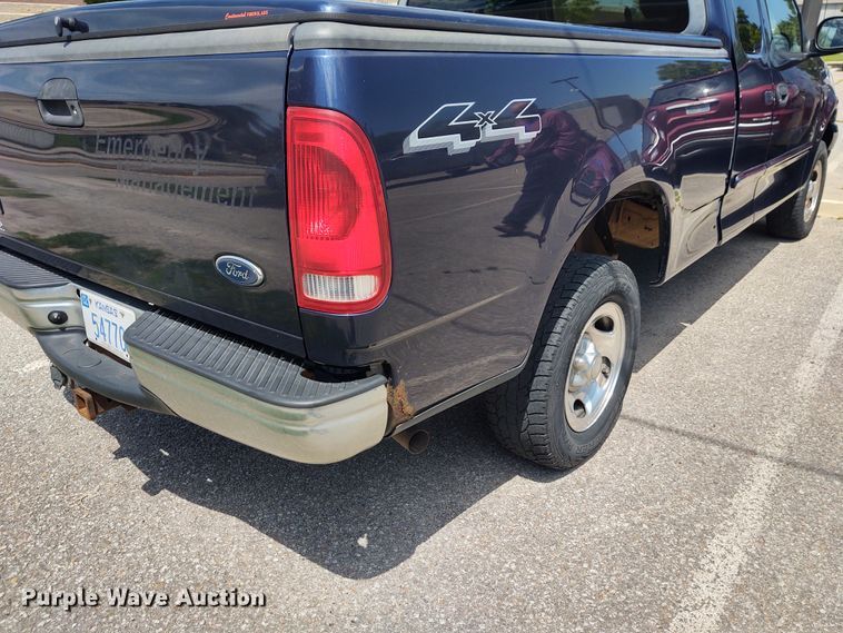 image for item EQ9411 2004 Ford F150 SuperCab pickup truck