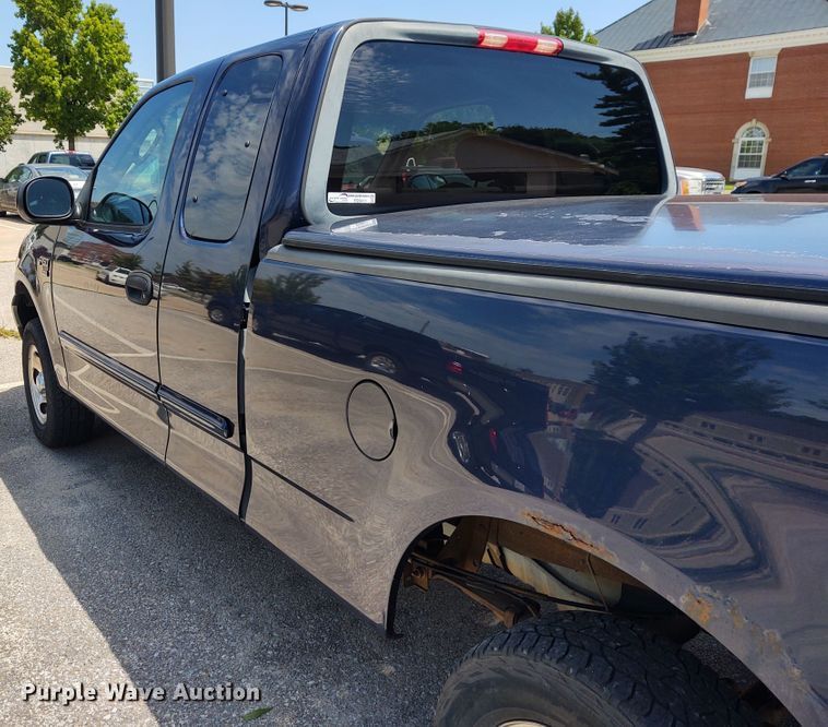 image for item EQ9411 2004 Ford F150 SuperCab pickup truck