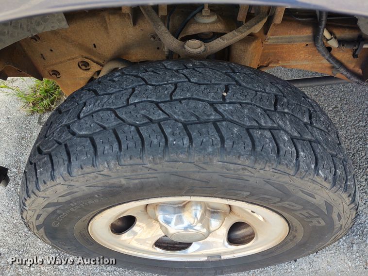 image for item EQ9411 2004 Ford F150 SuperCab pickup truck