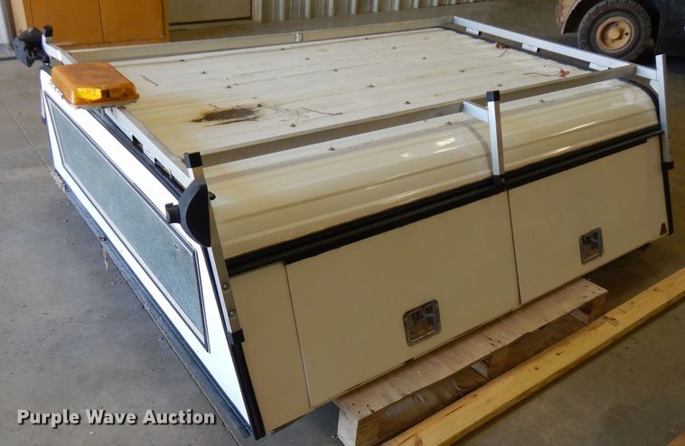 image for item FN9382 Leer topper