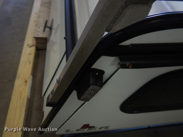 image for item FN9382 Leer topper