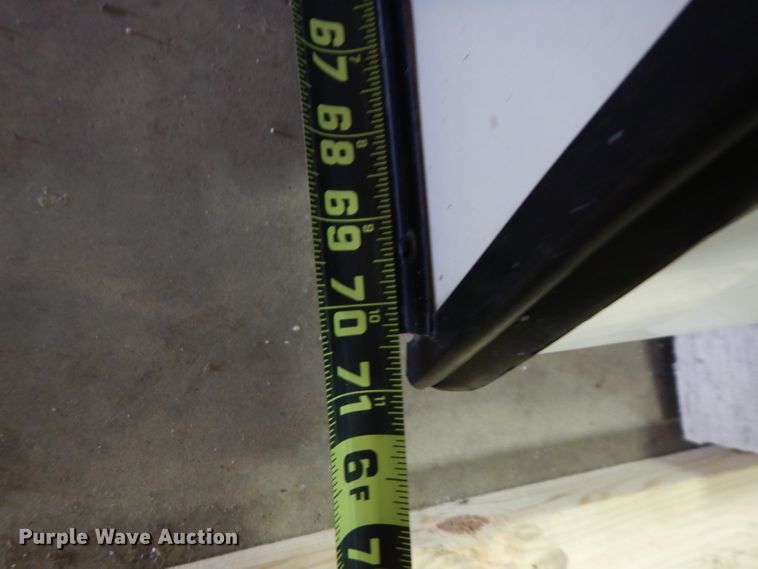 image for item FN9382 Leer topper