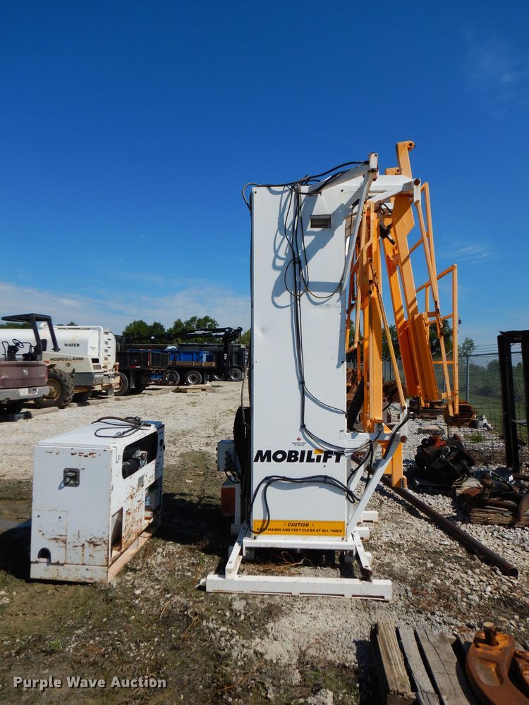 image for item FN9388 1997 Mobilift SkyBridge