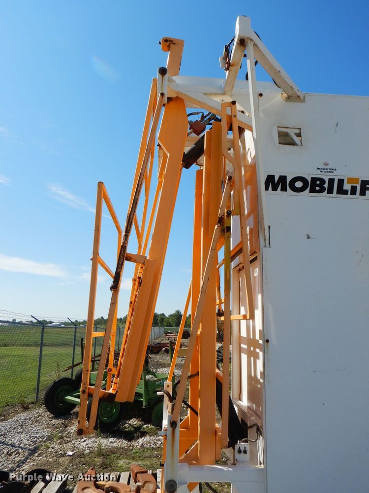 image for item FN9388 1997 Mobilift SkyBridge