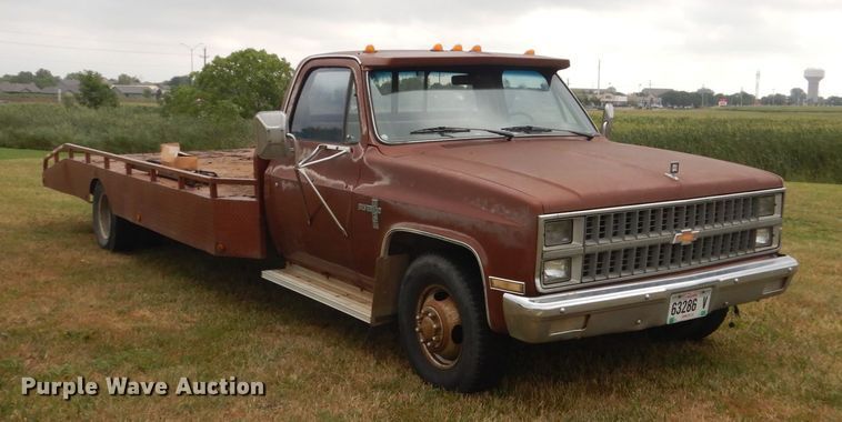 image for item FT9042 1982 Chevrolet C30  flatbed tow truck
