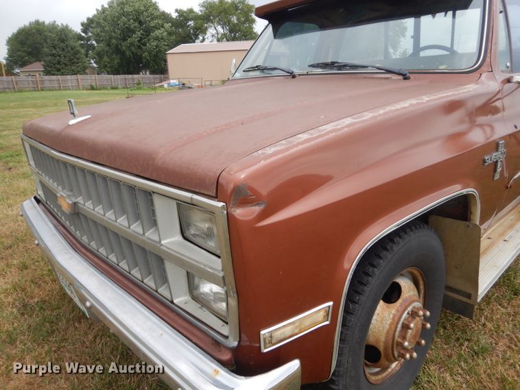 image for item FT9042 1982 Chevrolet C30  flatbed tow truck