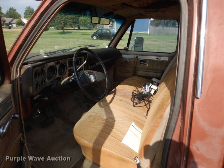 image for item FT9042 1982 Chevrolet C30  flatbed tow truck