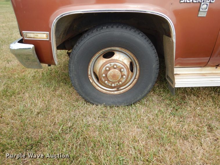 image for item FT9042 1982 Chevrolet C30  flatbed tow truck