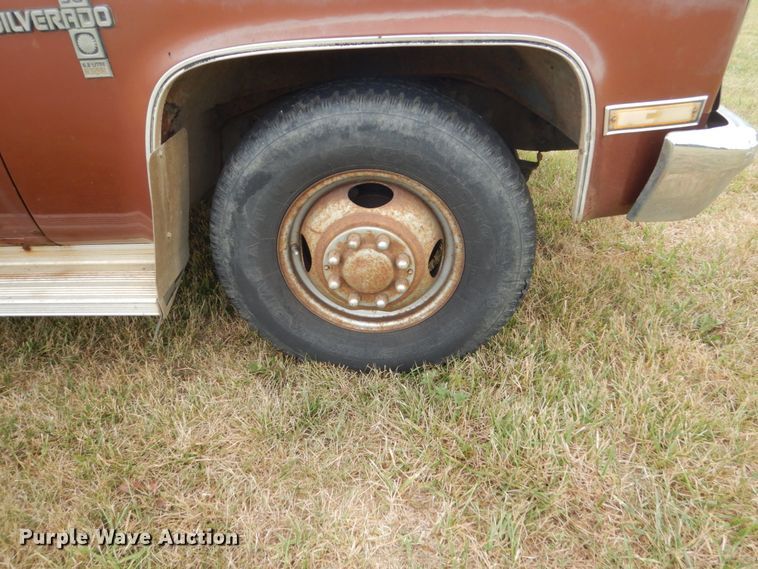 image for item FT9042 1982 Chevrolet C30  flatbed tow truck