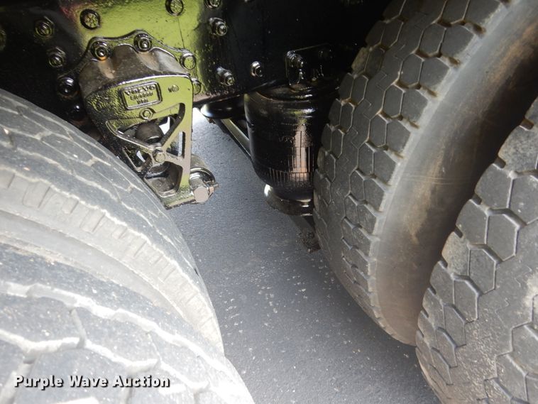 image for item FT9131 1996 Volvo WG  rollback truck