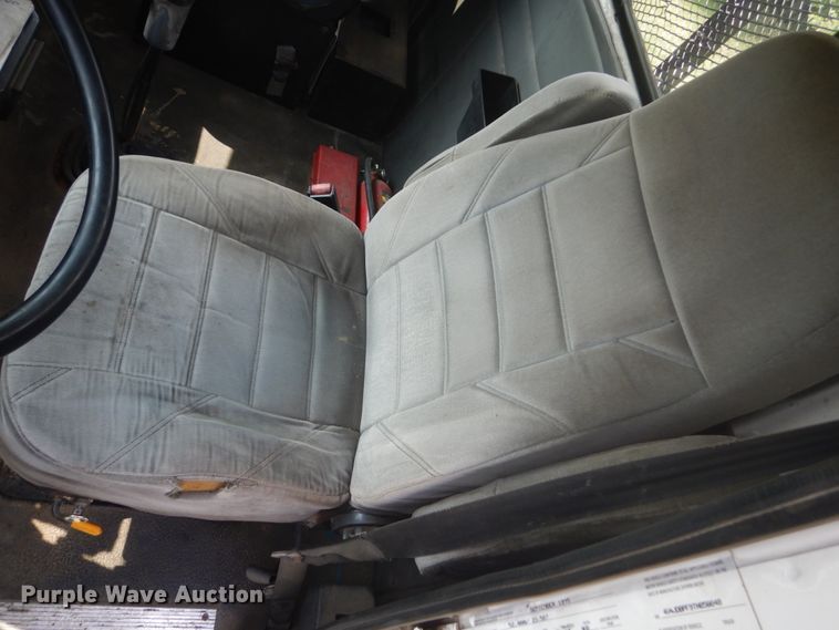 image for item FT9131 1996 Volvo WG  rollback truck