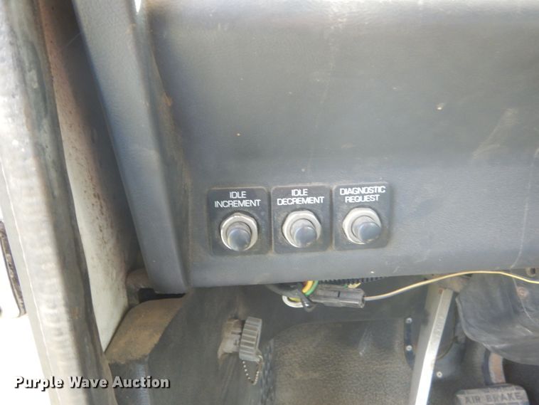 image for item FT9131 1996 Volvo WG  rollback truck