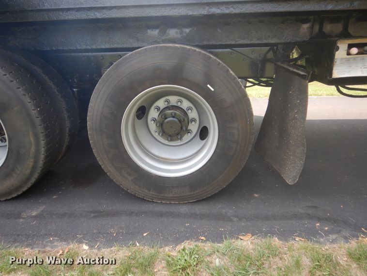 image for item FT9131 1996 Volvo WG  rollback truck