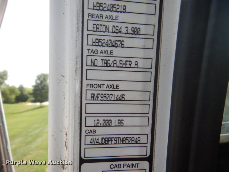 image for item FT9131 1996 Volvo WG  rollback truck