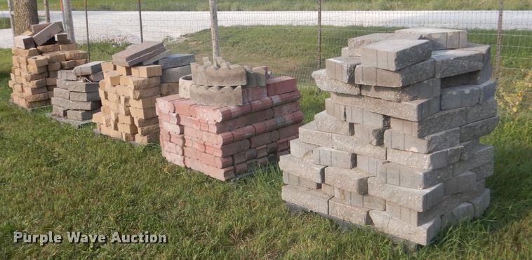 image for item FT9166 Landscape and retaining wall blocks