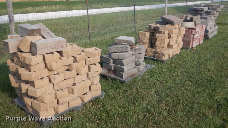 image for item FT9166 Landscape and retaining wall blocks