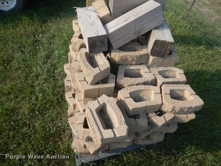 image for item FT9166 Landscape and retaining wall blocks