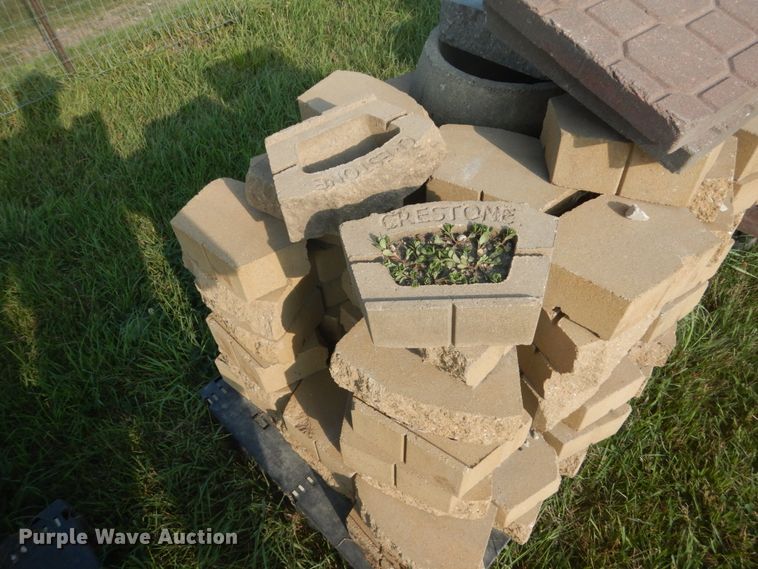 image for item FT9166 Landscape and retaining wall blocks