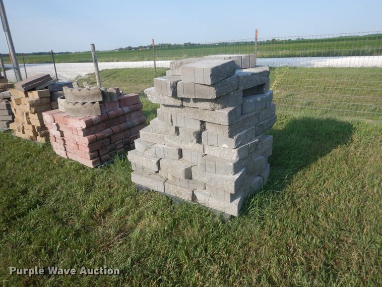 image for item FT9166 Landscape and retaining wall blocks
