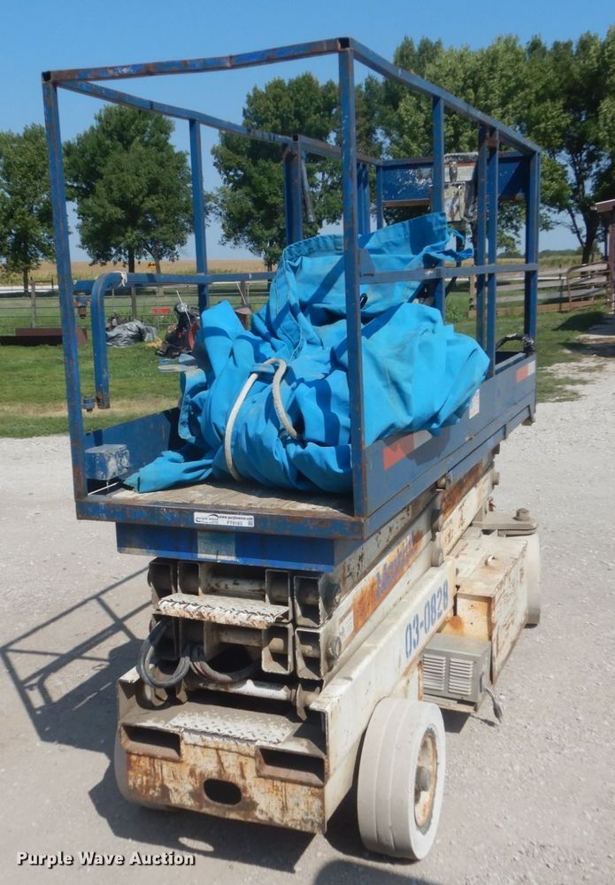 image for item FT9183 Mark Lift CH20NEP  scissor lift