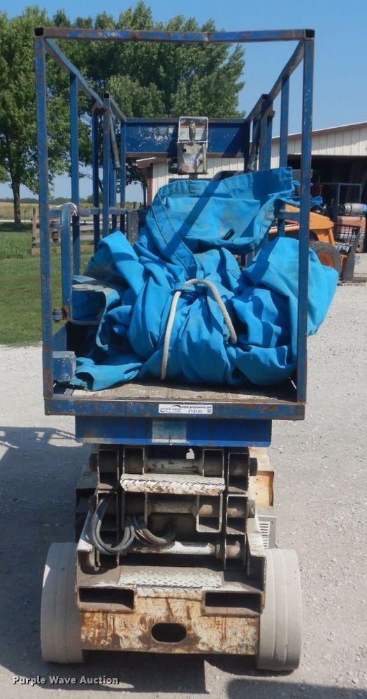 image for item FT9183 Mark Lift CH20NEP  scissor lift