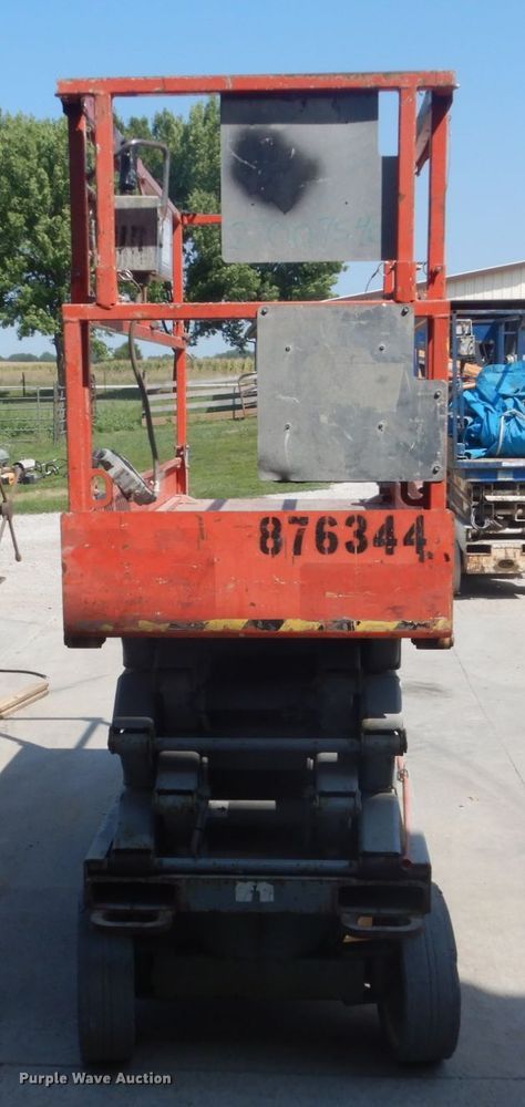 image for item FT9184 Skyjack SJIII 3226  scissor lift