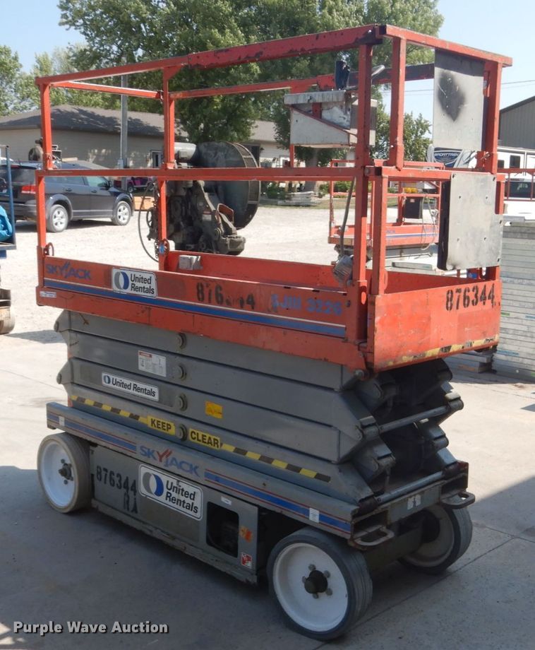 image for item FT9184 Skyjack SJIII 3226  scissor lift