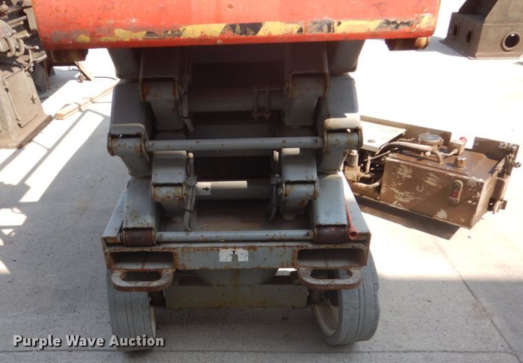 image for item FT9184 Skyjack SJIII 3226  scissor lift