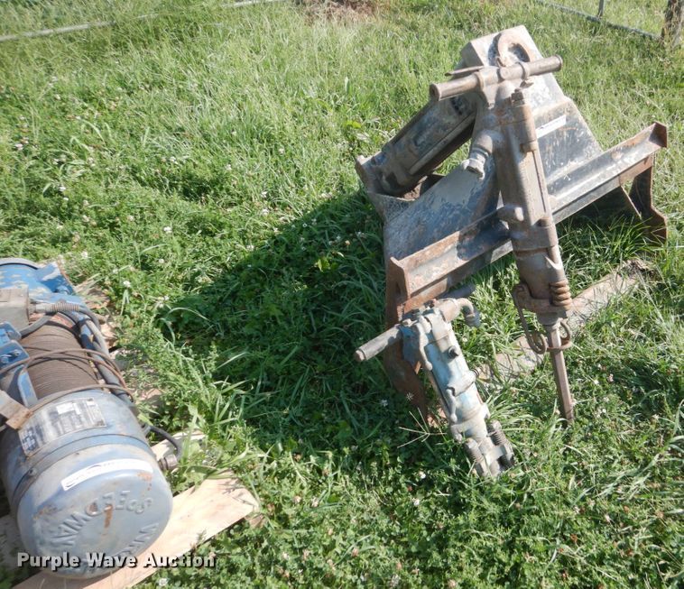 image for item FT9188 Skid steer breaker