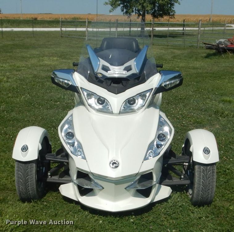 image for item FT9197 2012 Can-am Spyder RTT motorcycle
