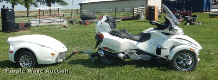 image for item FT9197 2012 Can-am Spyder RTT motorcycle