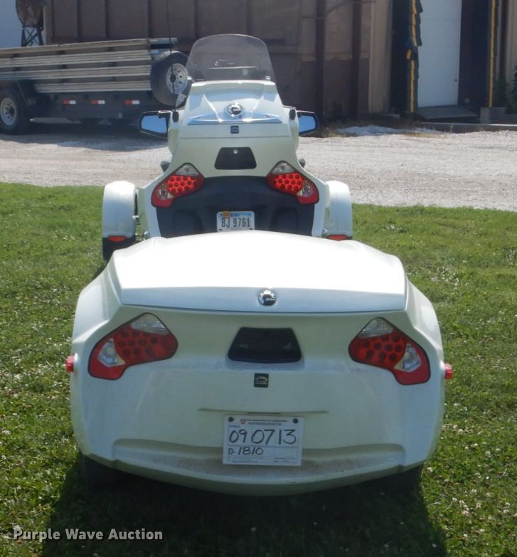 image for item FT9197 2012 Can-am Spyder RTT motorcycle