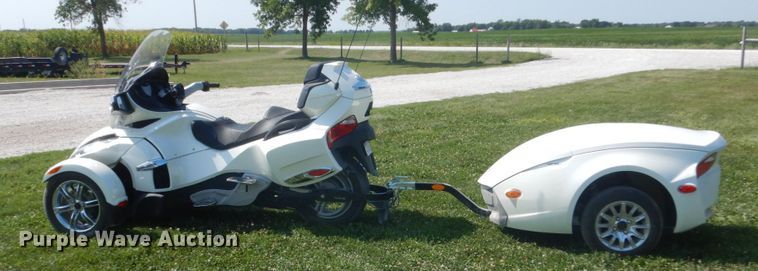 image for item FT9197 2012 Can-am Spyder RTT motorcycle