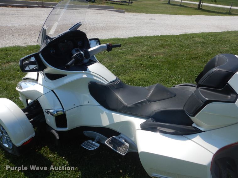 image for item FT9197 2012 Can-am Spyder RTT motorcycle