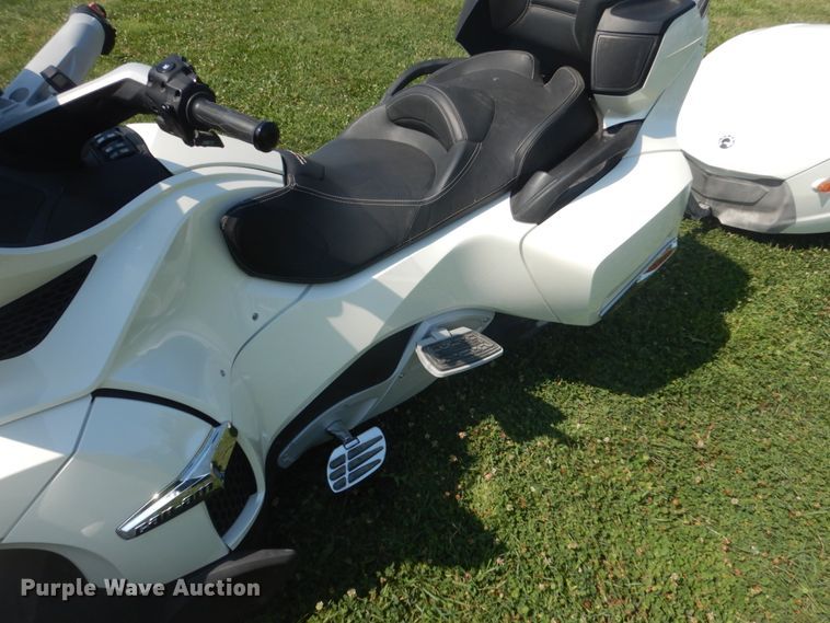 image for item FT9197 2012 Can-am Spyder RTT motorcycle