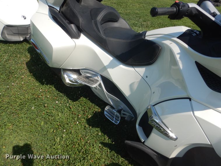 image for item FT9197 2012 Can-am Spyder RTT motorcycle